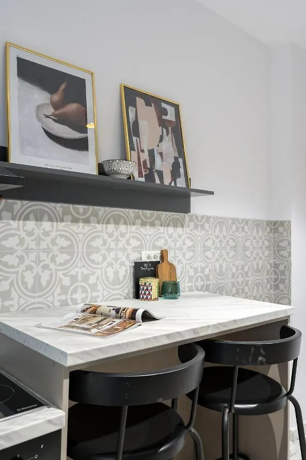 Crystal 3Bdr Apartment In Center Bucharest