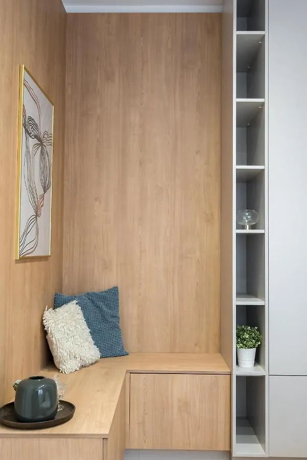 Crystal 3Bdr Apartment In Center Bucharest Romania