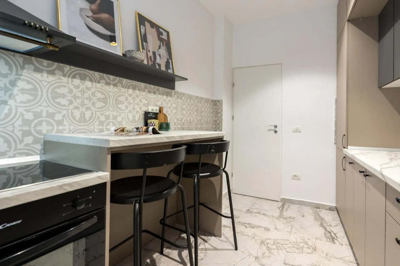 Crystal 3Bdr Apartment In Center Bukarest