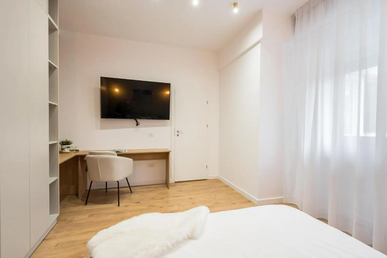 Crystal 3Bdr Apartment In Center Bukarest Rumänien