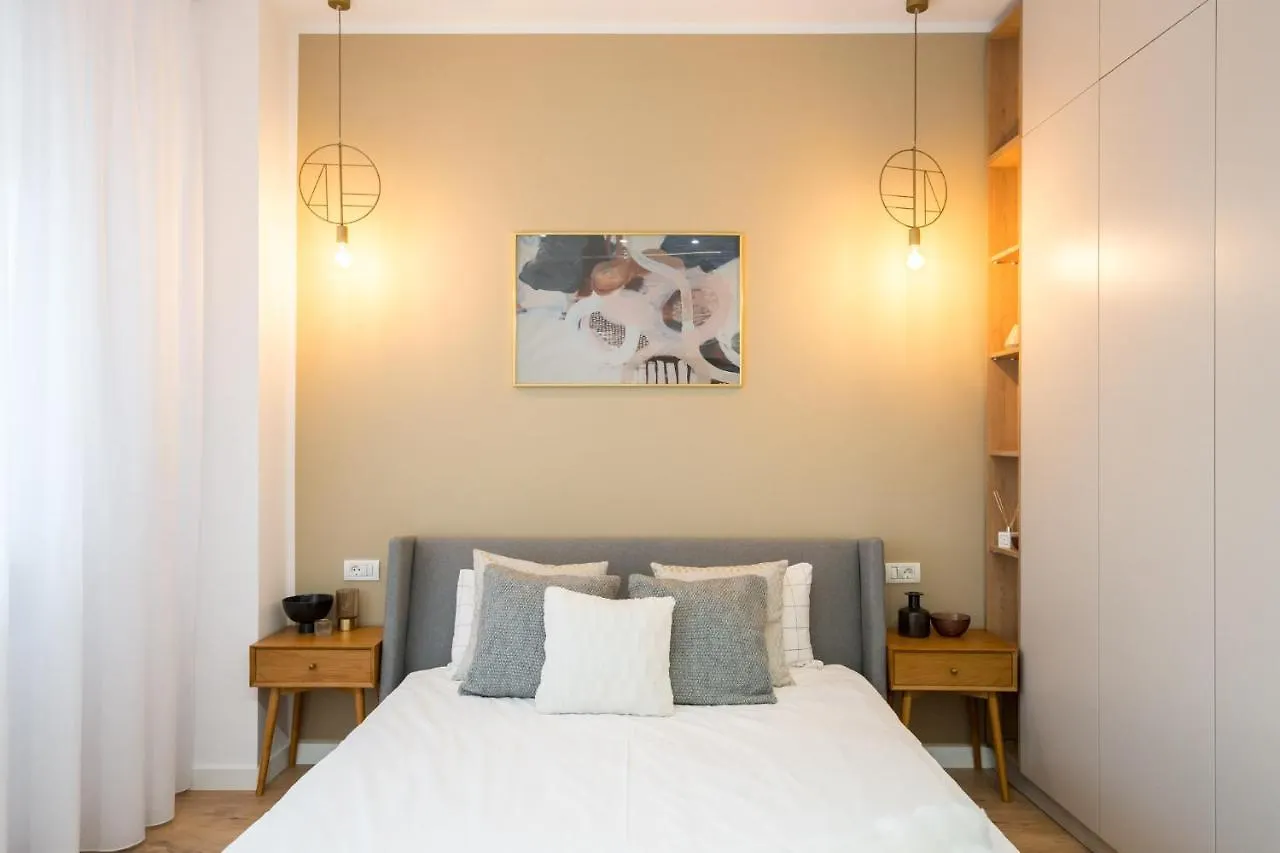 Crystal 3Bdr Apartment In Center Bukarest