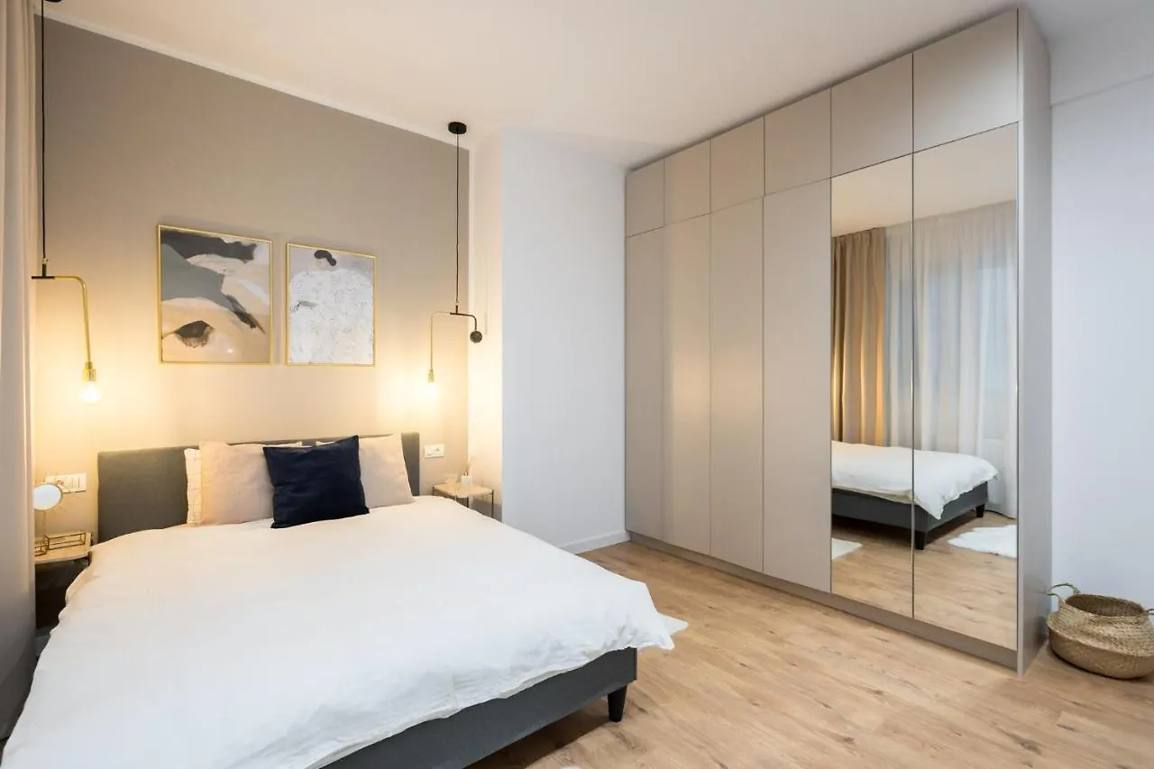 Crystal 3Bdr Apartment In Center Bukarest 0*,