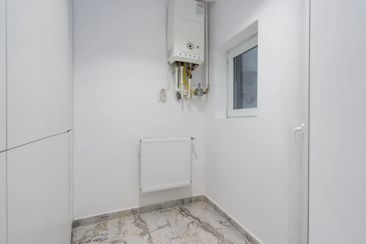 Crystal 3Bdr Apartment In Center Bukarest 0*,