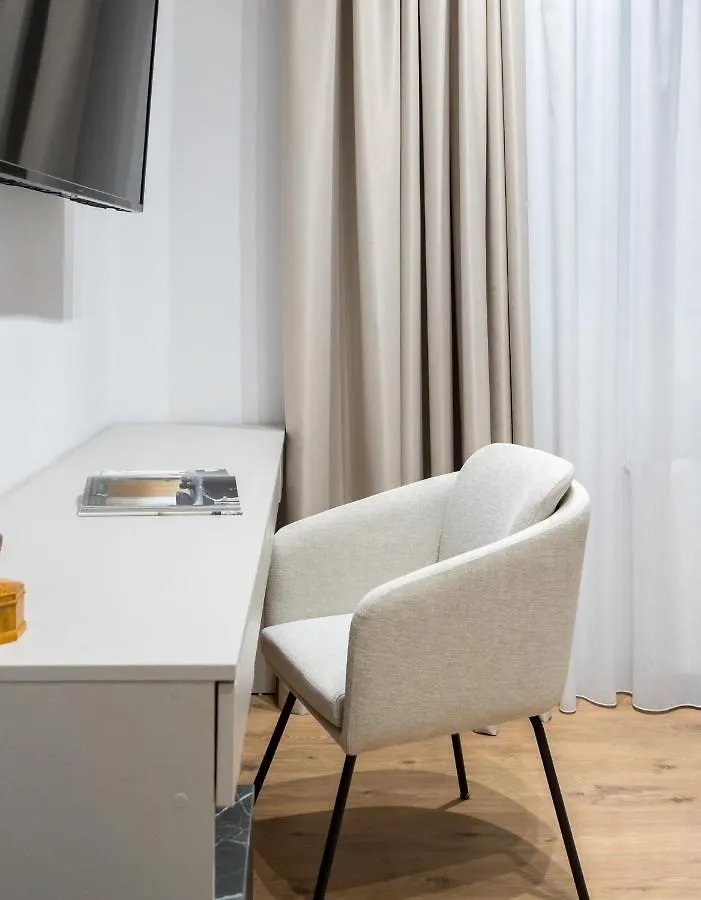 Crystal 3Bdr Apartment In Center Bukarest