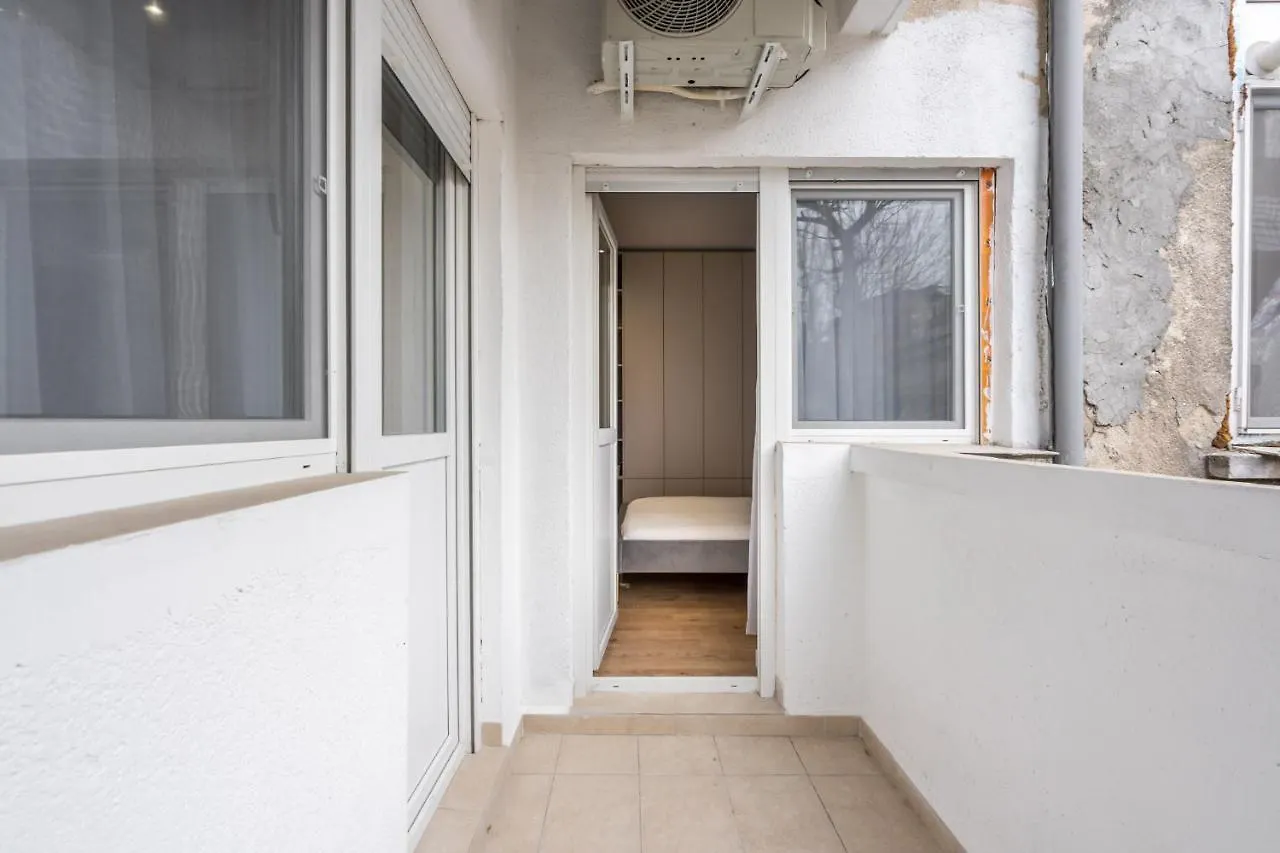 Crystal 3Bdr Apartment In Center Bukarest