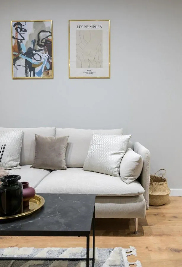 Crystal 3Bdr Apartment In Center Bucareste