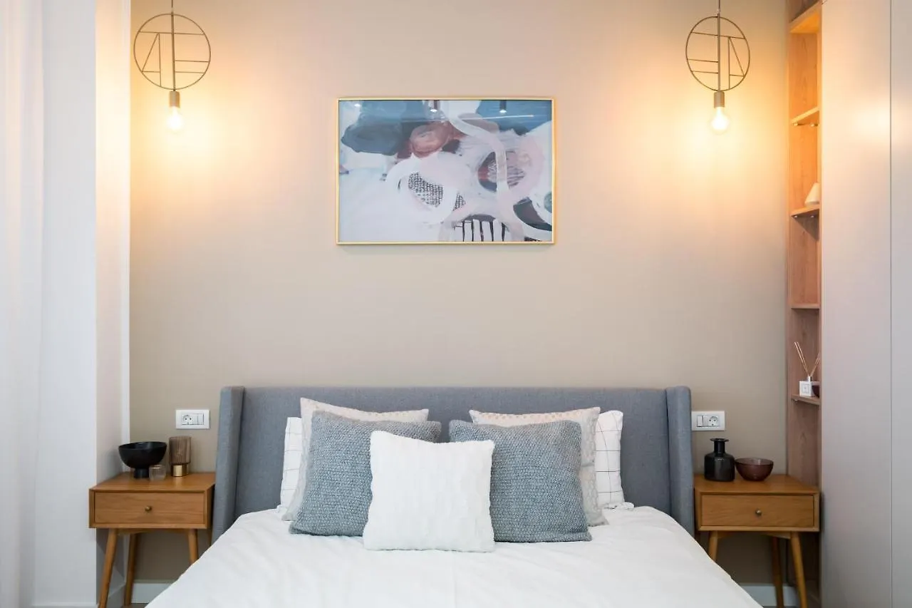 Crystal 3Bdr Apartment In Center Bucareste